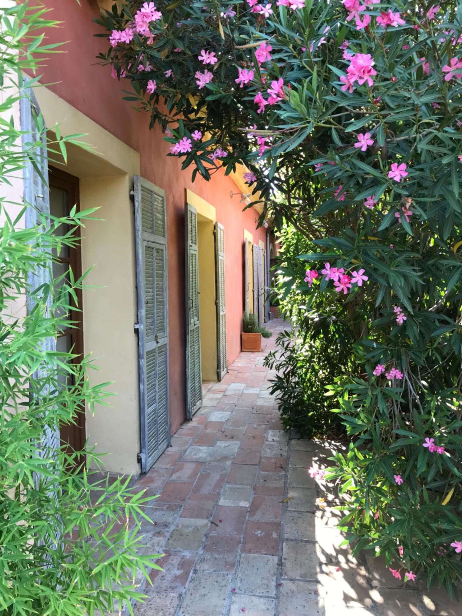 Vinauberge Poilhes Exterior photo